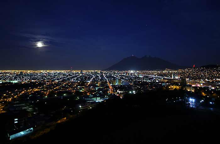 Click photograph to read the inverview with Ana Valdez.